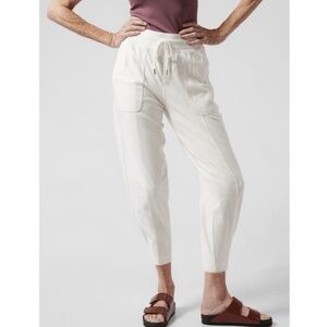 Athleta Farallon Weekender Pant Cropped Women's Sz XS  Magnolia White Cream